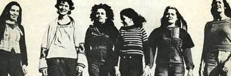 Het jaar 1975 was door de Verenigde Naties uitgeroepen tot Internationaal Jaar van de Vrouw. De actiegroep Dolle Mina was fel tegen: 'geen jaar, maar een leven voor de vrouw' was hun motto.Fotograaf Ellen Foppe, copyright IAV