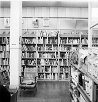 Library of the International Archive for the Women’s Movement at Herengracht 264. In 1973, the library’s collection totaled 9,000 books.  Amsterdam, 1974.