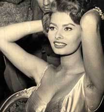Een van de mooiste vrouwen Sophia Loren, top actrice, hier met naturel  okselhaar